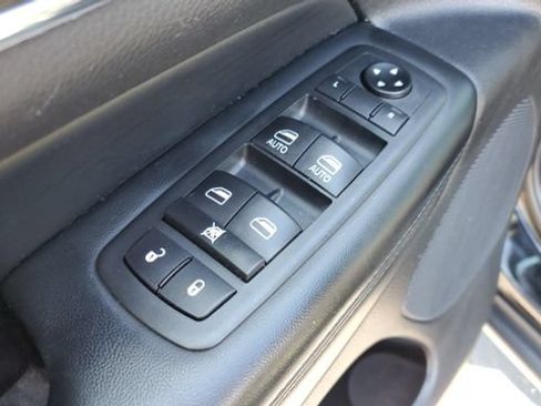 Used 2020 Jeep Grand Cherokee Limited w/ Premium Lighting Group AWD/4WD image 8