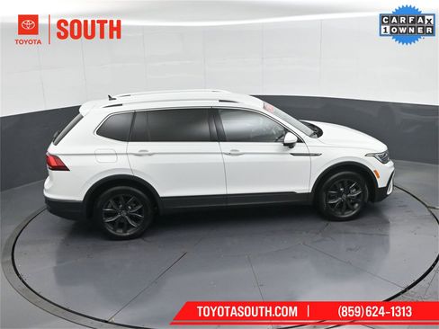 Used 2024 Volkswagen Tiguan SE image 49