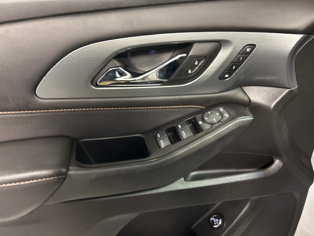 Used 2019 Chevrolet Traverse Premier w/ Redline Edition AWD/4WD image 14