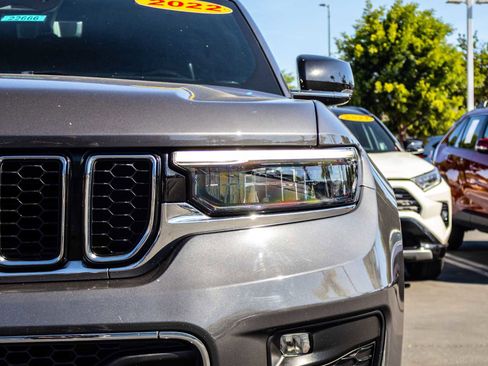 Used 2022 Jeep Grand Cherokee L Overland w/ Luxury Tech Group IV RWD image 4