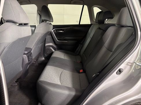 Used 2022 Toyota RAV4 XLE image 41