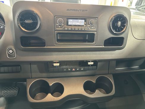 New 2025 Mercedes-Benz Sprinter 2500 image 9