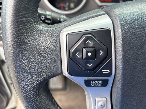 Used 2016 Toyota Sequoia SR5 RWD image 18