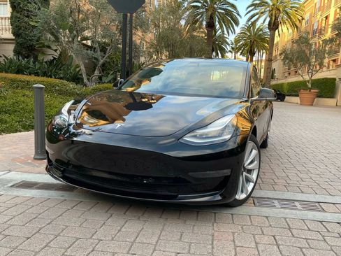 Used 2019 Tesla Model 3 Long Range RWD image 2