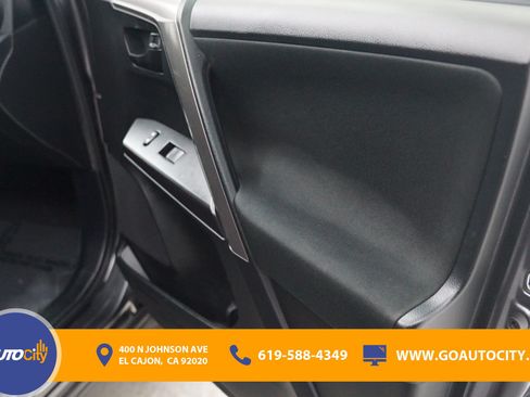 Used 2016 Toyota RAV4 LE FWD image 16