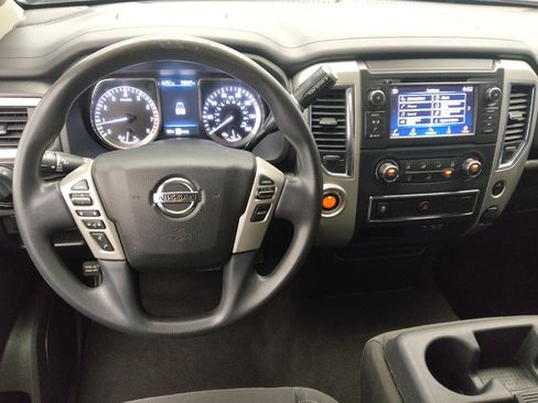 Used 2019 Nissan Titan SV RWD image 22