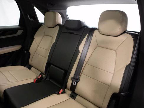 Certified 2026 Porsche Cayenne AWD/4WD image 35