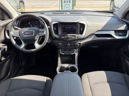 Used 2024 GMC Terrain SLE w/ Driver Convenience Package image 12