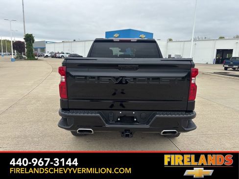 Used 2023 Chevrolet Silverado 1500 Custom Trail Boss w/ LPO, Dark Essentials Package AWD/4WD image 5