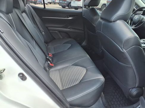 Used 2020 Toyota Camry SE FWD image 8