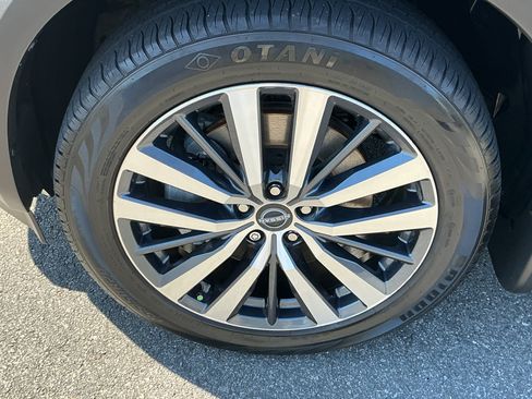 Certified 2022 Nissan Pathfinder Platinum w/ Cargo Package AWD/4WD image 10