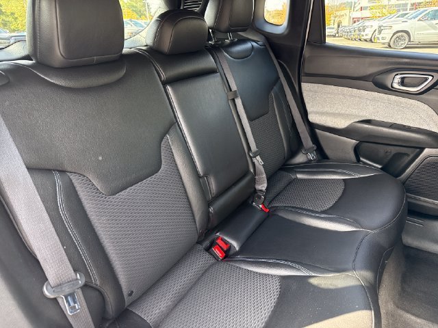 Used 2024 Jeep Compass Latitude AWD/4WD image 21