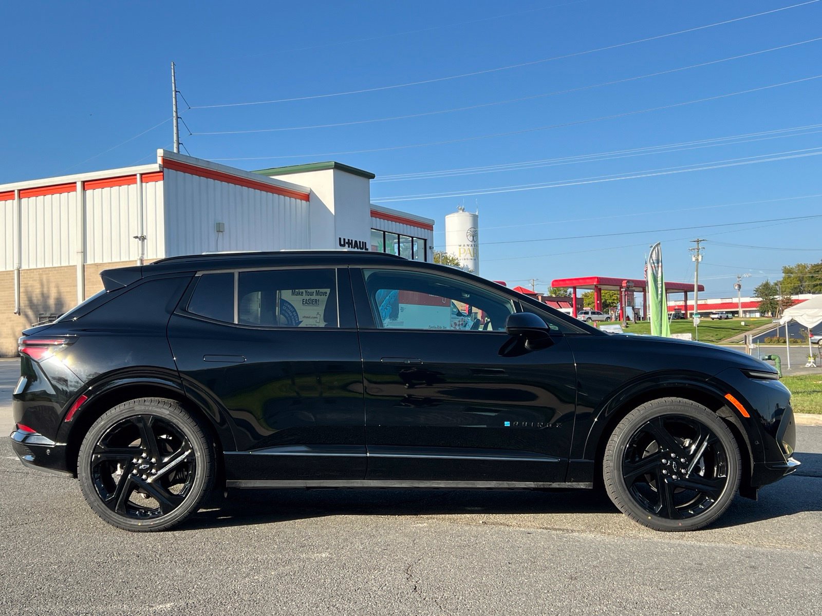Used 2024 Chevrolet Equinox EV RS FWD image 34