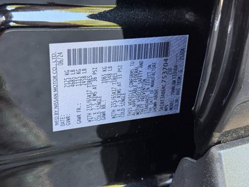 Used 2024 Nissan Rogue S AWD/4WD image 37