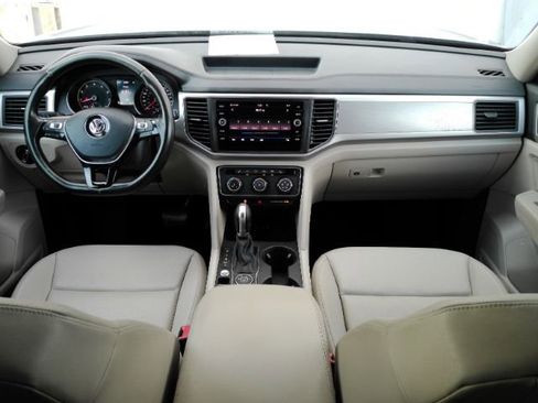 Used 2018 Volkswagen Atlas SE image 3