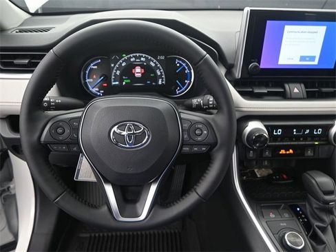 New 2025 Toyota RAV4 XLE w/ Convenience Package image 5