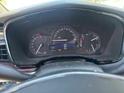 Used 2017 Cadillac XT5 Luxury w/ Driver Awareness Package image 8