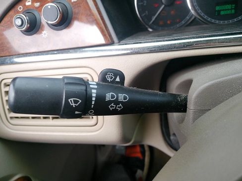 Used 2006 Buick LaCrosse CX image 38