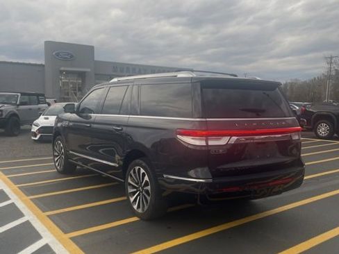 Used 2022 Lincoln Navigator L Reserve image 7