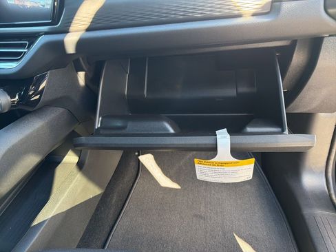 New 2026 Chevrolet Equinox EV LT image 25