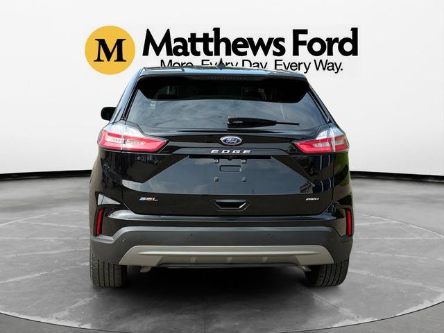 Certified 2023 Ford Edge SEL w/ Convenience Package AWD/4WD image 4