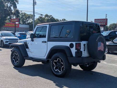 Used 2018 Jeep Wrangler Sport AWD/4WD image 6