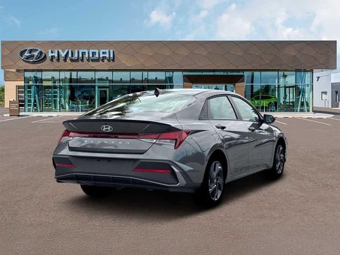 New 2026 Hyundai Elantra Sport image 7
