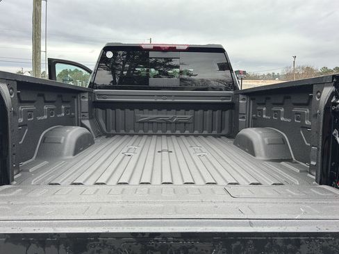 Used 2024 Chevrolet Silverado 2500 ZR2 w/ Technology Package image 29