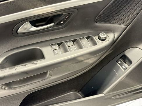 Used 2014 Volkswagen Eos Komfort FWD image 16