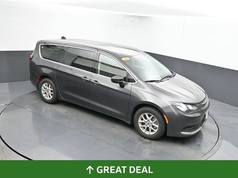 Used 2023 Chrysler Voyager LX FWD image 41