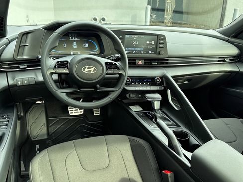 New 2026 Hyundai Elantra Sport image 7