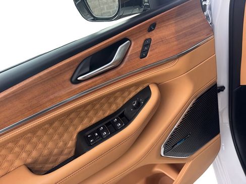 Used 2025 Jeep Grand Cherokee L Summit image 21