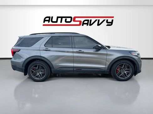 Used 2025 Ford Explorer ST AWD/4WD image 8