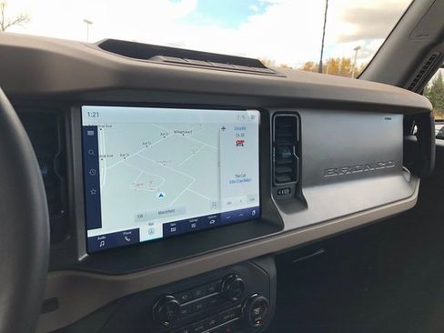 Used 2024 Ford Bronco Wildtrak image 14