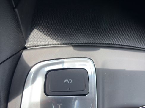 Used 2020 Chevrolet Equinox LT AWD/4WD image 24
