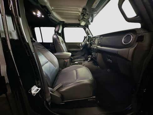 Used 2021 Jeep Wrangler Sahara w/ Cold Weather Group image 32