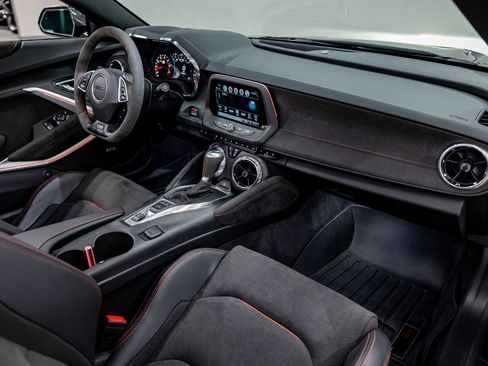 Used 2018 Chevrolet Camaro ZL1 image 6