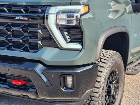 New 2026 Chevrolet Silverado 2500 ZR2 AWD/4WD image 6