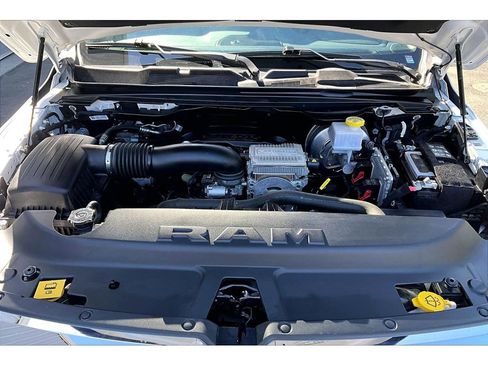 Used 2022 RAM 1500 Laramie AWD/4WD image 10