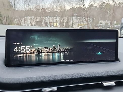 Used 2025 Genesis GV70 2.5T image 11