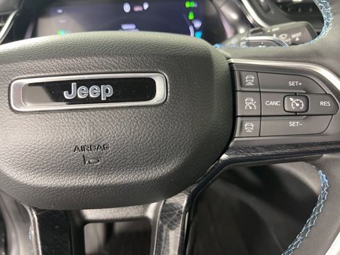 Used 2023 Jeep Grand Cherokee Trailhawk w/ Luxury Tech Group III image 10