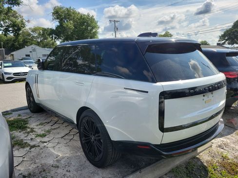 Used 2023 Land Rover Range Rover Long Wheelbase SE AWD/4WD image 4