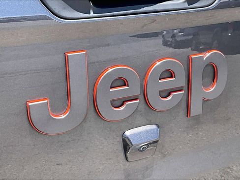 Used 2023 Jeep Gladiator Mojave w/ Trailer Tow Package AWD/4WD image 29