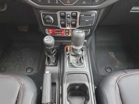 New 2026 Jeep Wrangler Unlimited Rubicon w/ Technology Group image 11