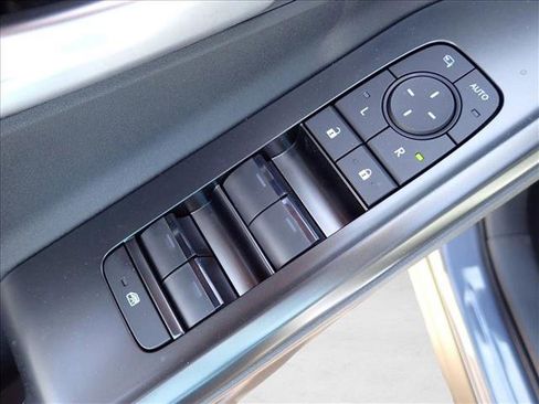 New 2026 Subaru Solterra Limited image 17