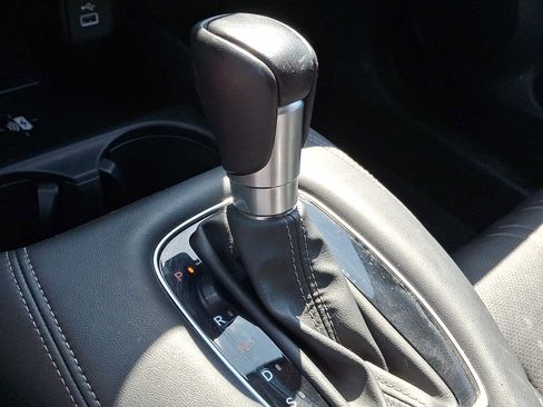 Used 2024 Honda HR-V EX-L image 13