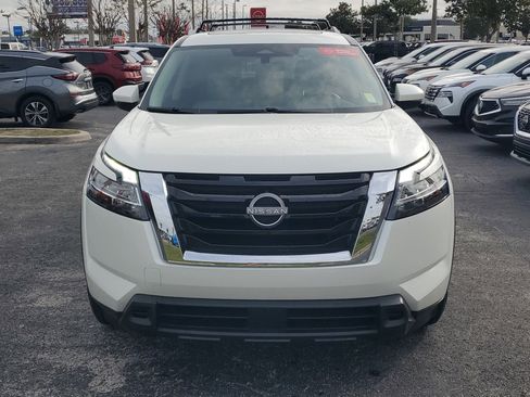 Certified 2022 Nissan Pathfinder SV w/ SV Premium Package image 2