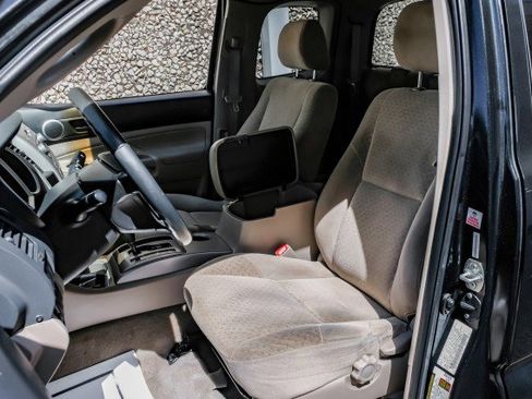 Used 2008 Toyota Tacoma PreRunner image 3