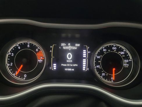 Used 2018 Jeep Cherokee Latitude Plus w/ Cold Weather Group image 23