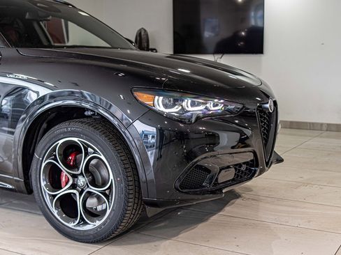 New 2025 Alfa Romeo Stelvio Sprint image 3